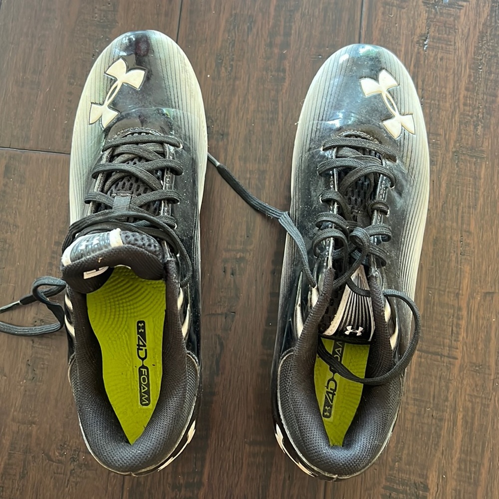 Softball cleats